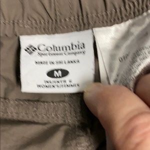 Women’s Columbia shorts size medium